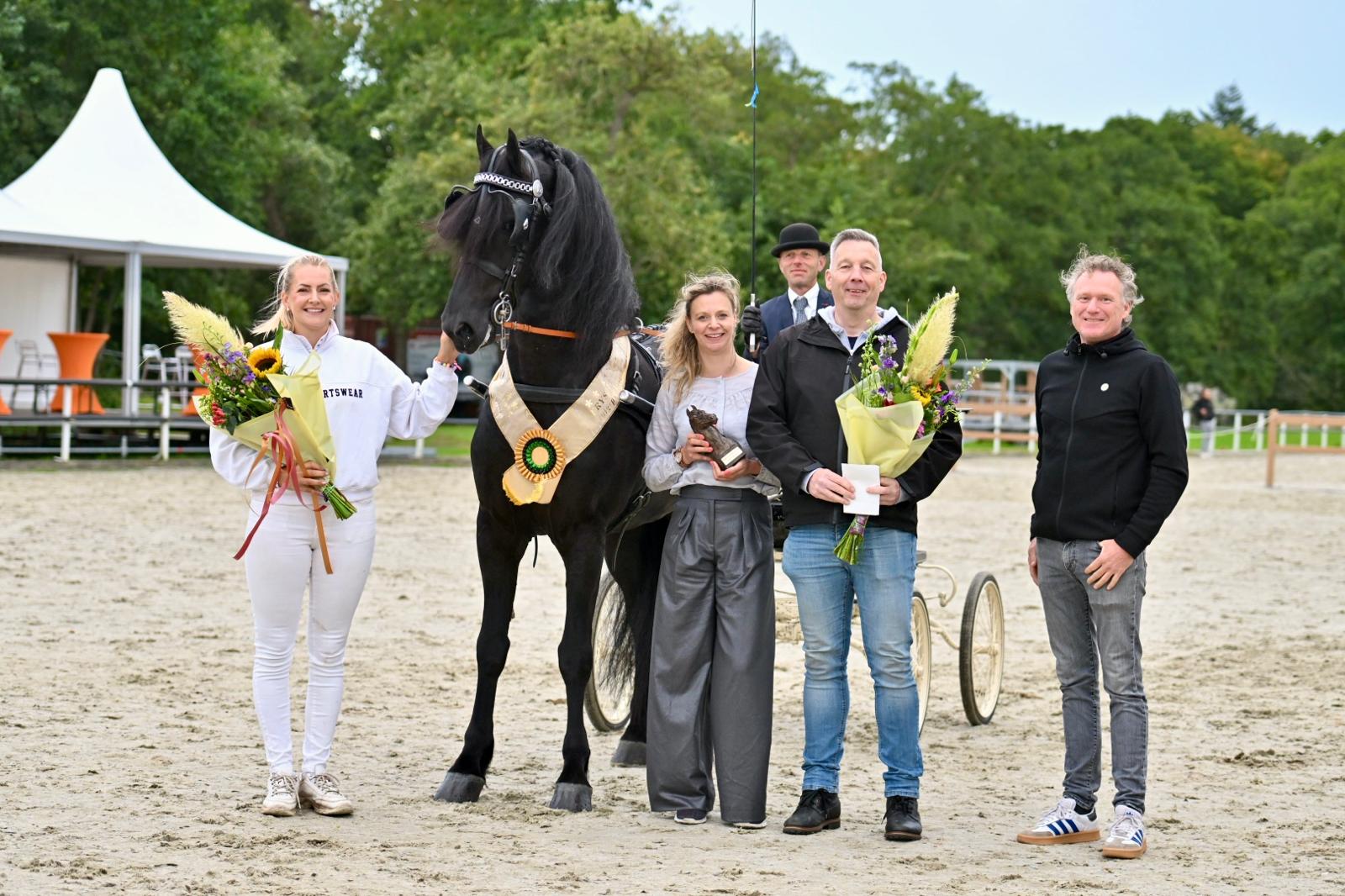 CK25: Fryso Florian Bokaal tuigen hengsten/ruinen gewonnen door Kening fan de Pikestjelp met Sybren 