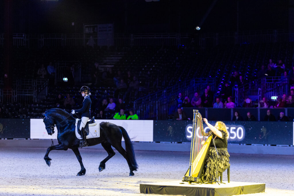HK-nieuws: Hengstenbal zet Leeuwarden in de sfeer richting zaterdag